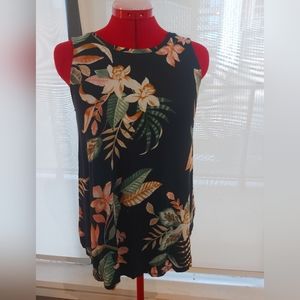 Old Navy small floral black shirt